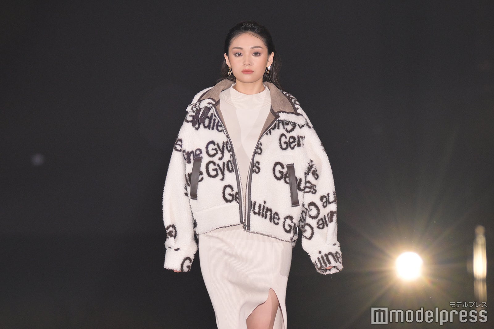 （C）モデルプレス