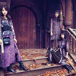 昨秋、世界的ファッションブランド『ANNA SUI』のアジア圏ビジュアルモデルに抜てきされた（左から）齋藤飛鳥、斉藤優里、北野日奈子