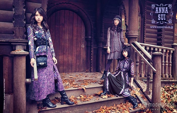 昨秋、世界的ファッションブランド『ANNA SUI』のアジア圏ビジュアルモデルに抜てきされた(左から)齋藤飛鳥、斉藤優里、北野日奈子