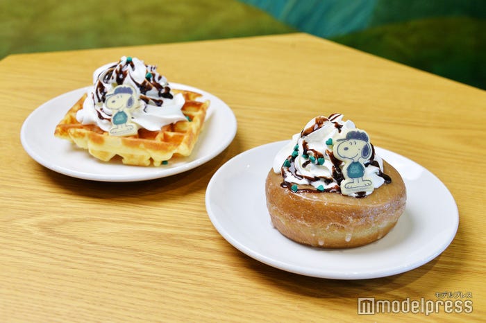 ジョー カインド スヌーピー アメリカンワッフル¥490、ジョー カインド スヌーピー シュガードーナツ¥480(C)モデルプレス