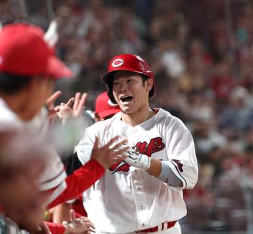 広島が快勝 連敗を3で止める 坂倉が13号 森が2勝目 8月は11勝13敗