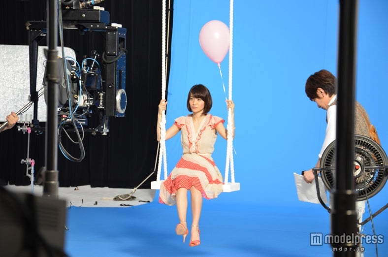 大島優子／新CM「HAPPY BEAUTY TBC」篇：メイキングカット