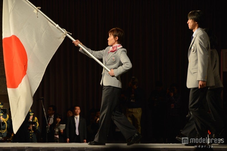 小笠原歩旗手、葛西紀明主将