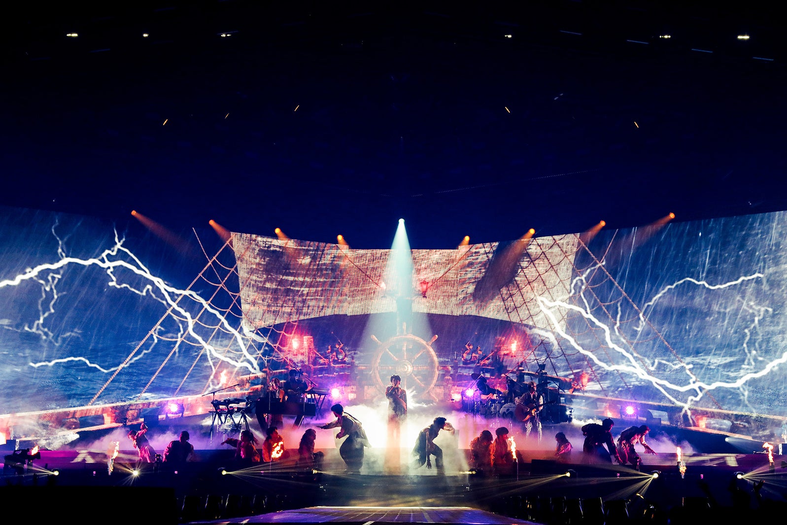 【WOWOW】8月：「Mrs. GREEN APPLE ARENA TOUR 2023 “NOAH no HAKOBUNE”」／撮影：田中聖太郎写真事務所（提供写真）