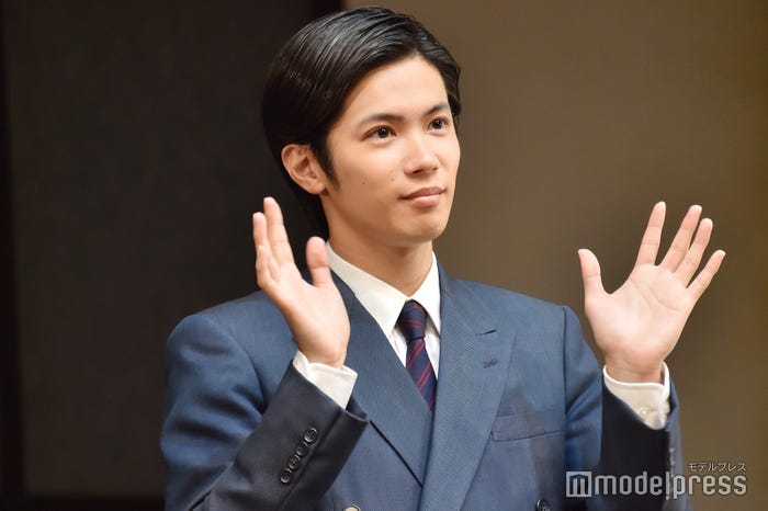 スーツがよく似合う神宮寺勇太 (C)モデルプレス