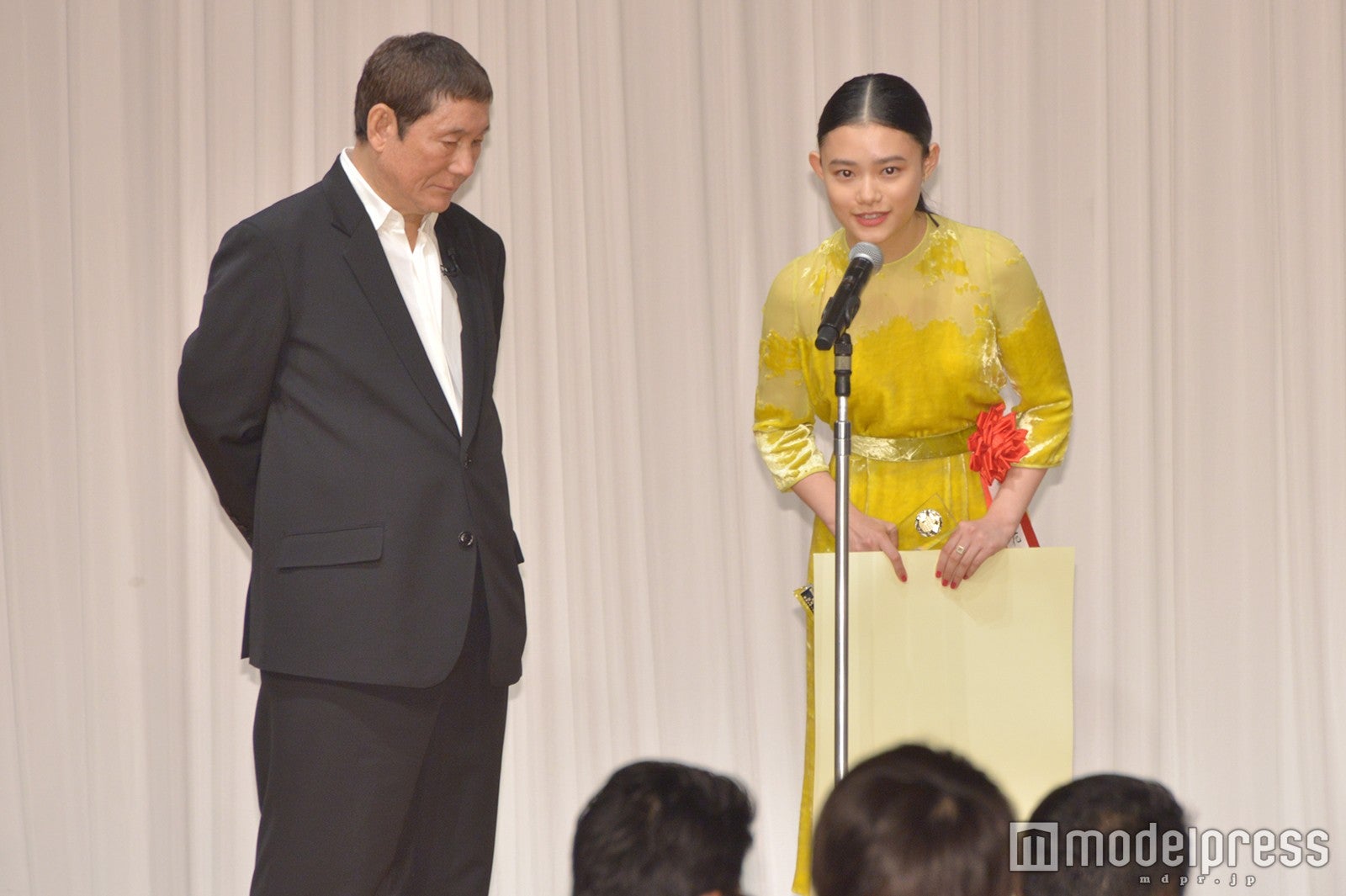 ビートたけし＆杉咲花（C）モデルプレス
