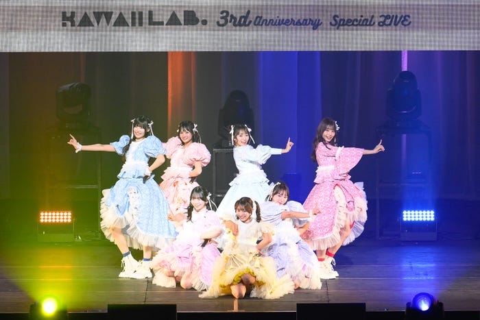 SWEET STEADY「KAWAII LAB. 3rd Anniversary Special LIVE 〜わたし“たち”の一番かわいいところ〜 supported by UP-T」より/PHOTO:ヨシモリユウナ、高田真希子、下山春香