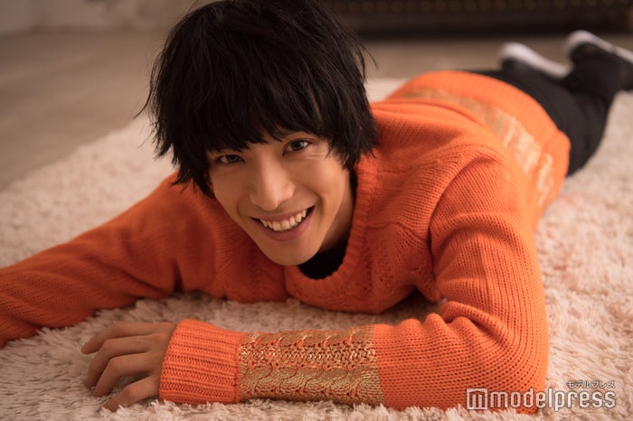 黒羽麻璃央(C)モデルプレス