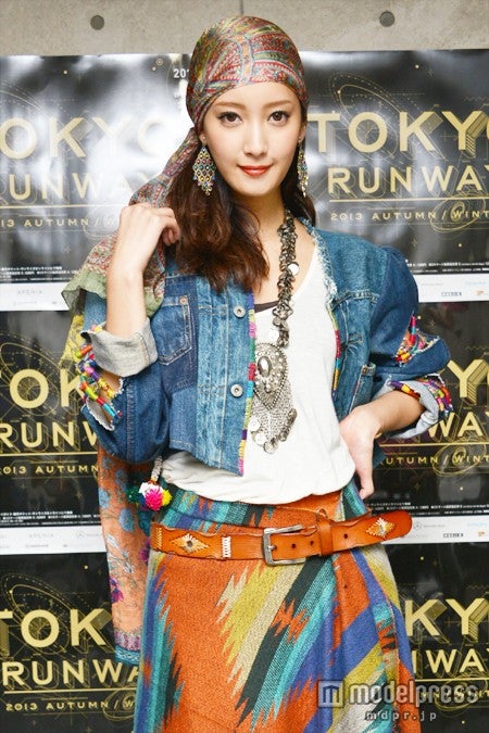 「東京ランウェイ2013 AUTUMN／WINTER」に登場した菜々緒