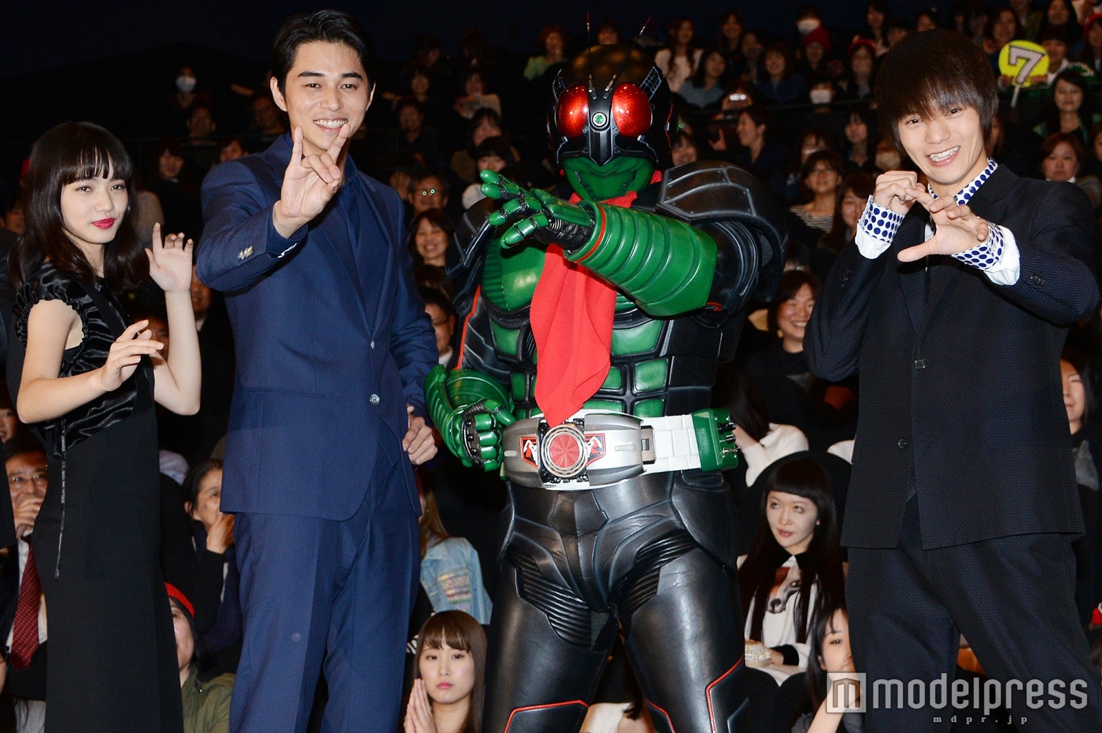 東出昌大・窪田正孝・小松菜奈、本物の“ヒーロー”と対面に歓喜　パリピ感溢れるダンスも披露？