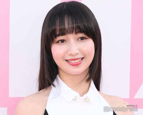 Cocomi、川沿いの桜バックに夜のお散歩ショット披露「カジュアルコーデ素敵」「素の表情可愛い」の声