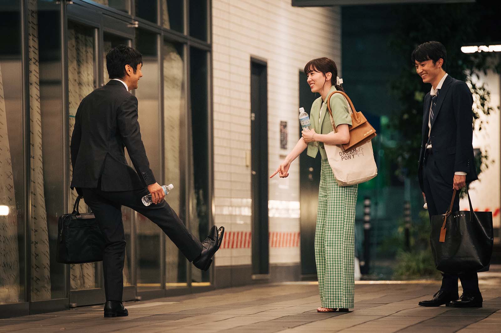 西島秀俊、永野芽郁、杉野遥亮／「ユニコーンに乗って」第4話より（C）TBSスパークル／TBS　撮影：加藤春日