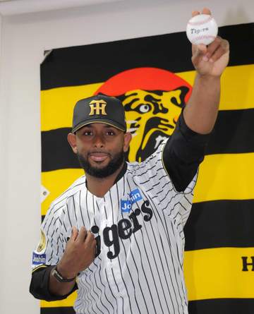 阪神 セベリーノが入団会見「優勝に向けて100％の準備」最速164キロ、大谷を見逃し三振に仕留めた左腕 