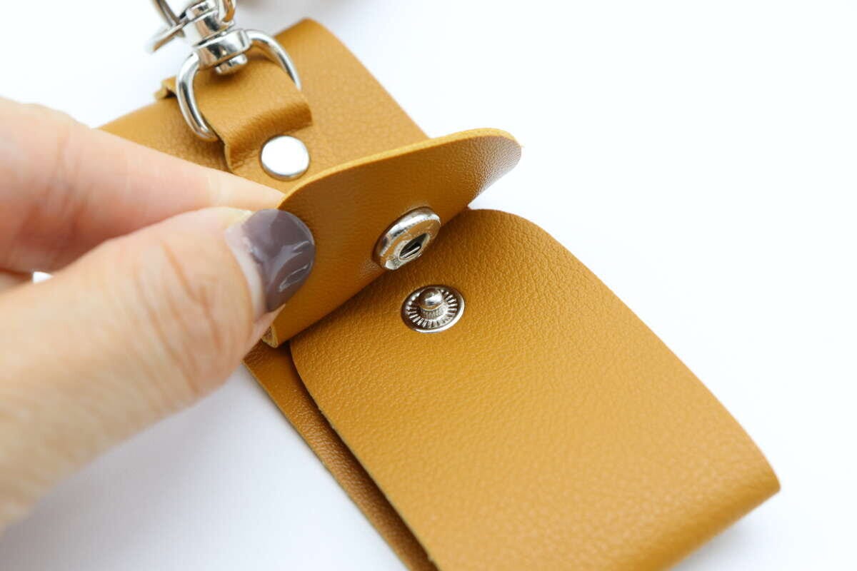 レザー風ジャケットホルダー　ボタンタイプ　仕様