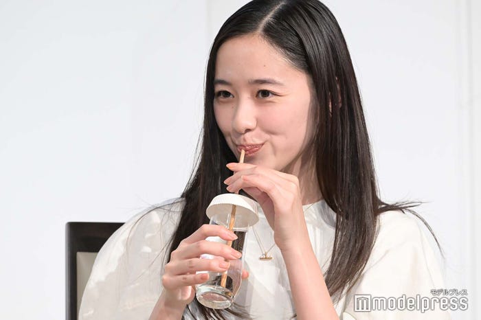 堀田真由 (C)モデルプレス