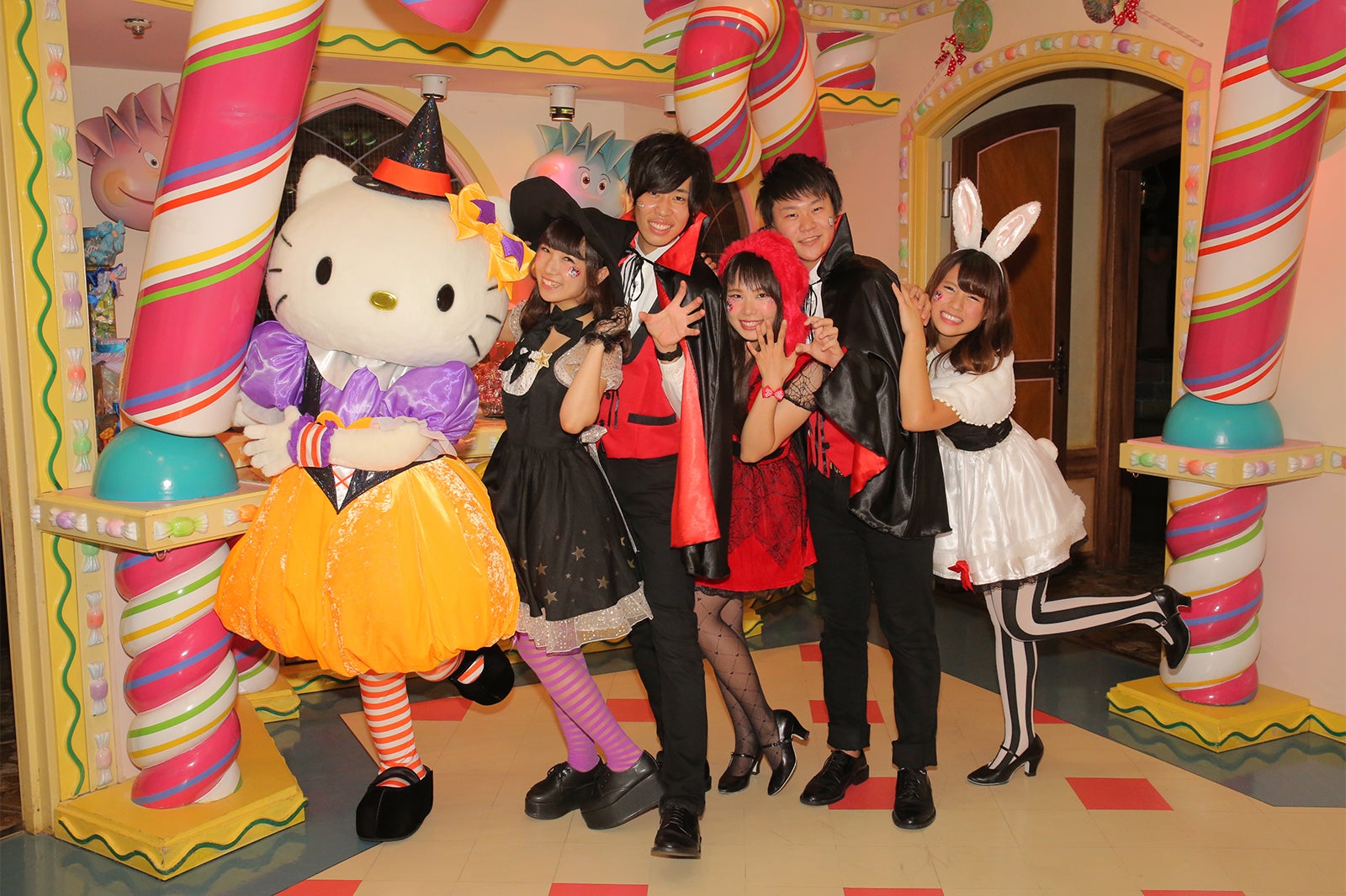 仮装来場するとパスポートチケットがリーズナブルに（C）2018 SANRIO CO., LTD.