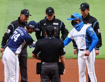 日本ハム・新庄監督「今年は握手でいいかな」西武・西口監督と恒例のハイタッチせず「5年目で大人になったw」