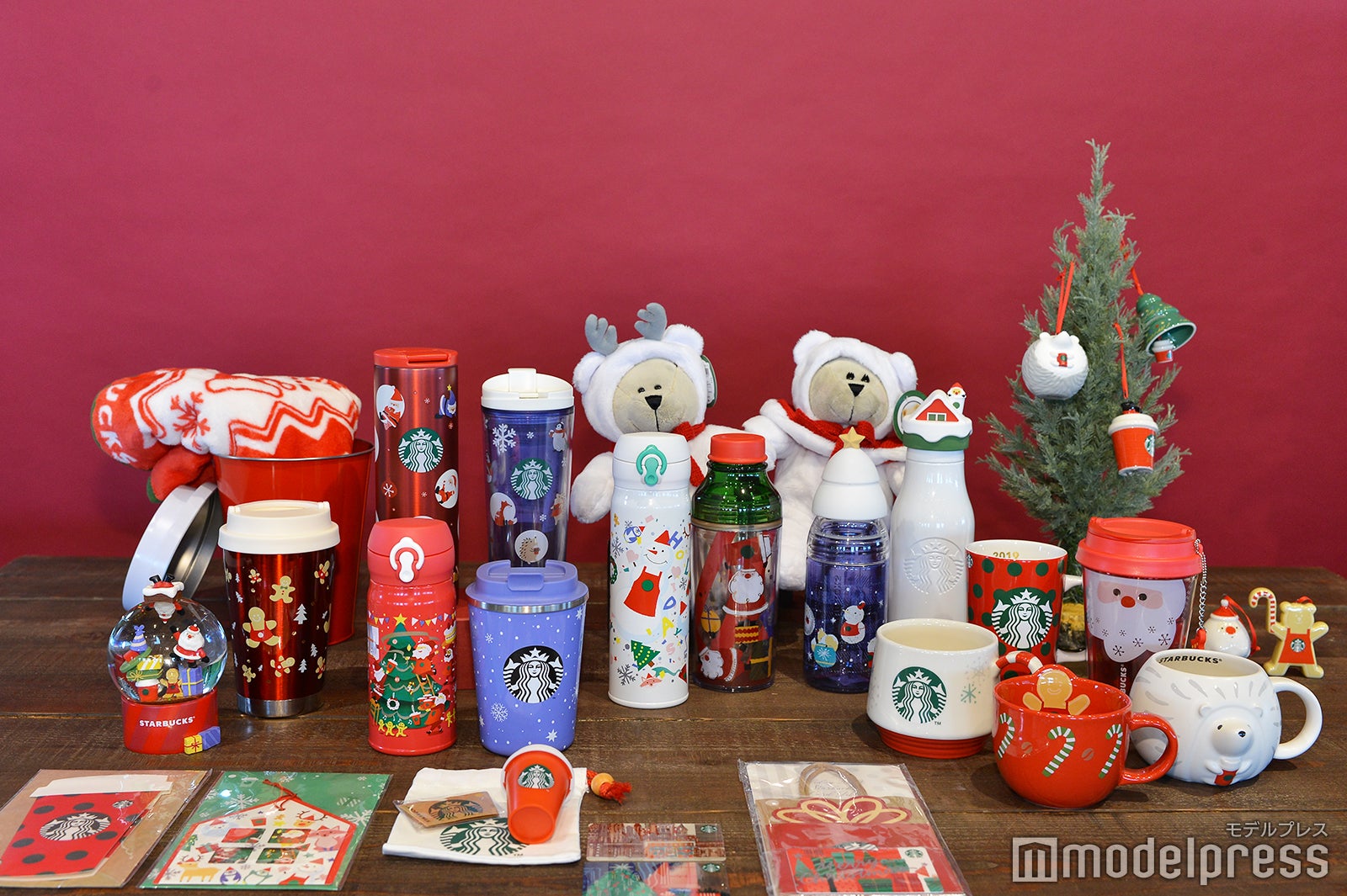 スターバックスホリデーシーズン限定グッズ（C）モデルプレス