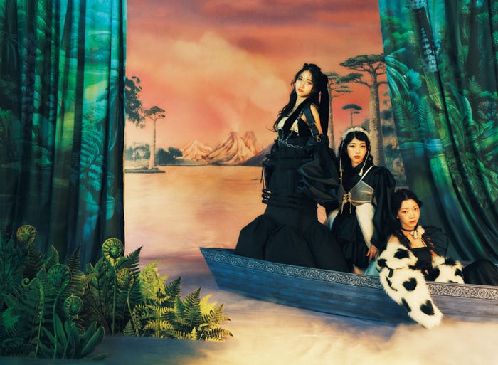 IS:SUE/撮影:フジイセイヤ(W)