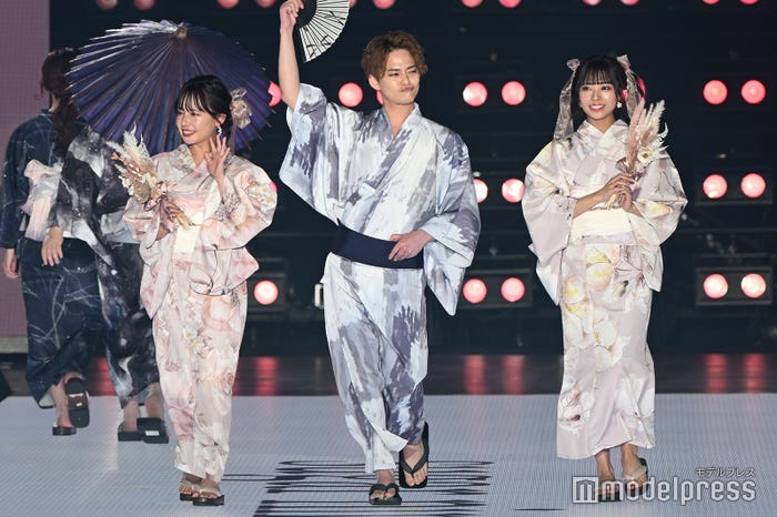 山田菜々、中山優馬、山田寿々(C)モデルプレス