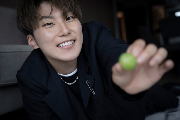 あむぎり コムドット初写真集「TRACE」より/撮影:中村和孝/講談社