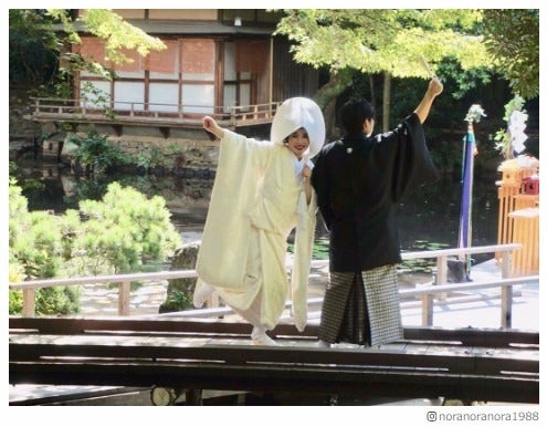 平野ノラ、挙式を報告"幸せオーラ全開”白無垢姿に反響「和装美人」「いい笑顔」