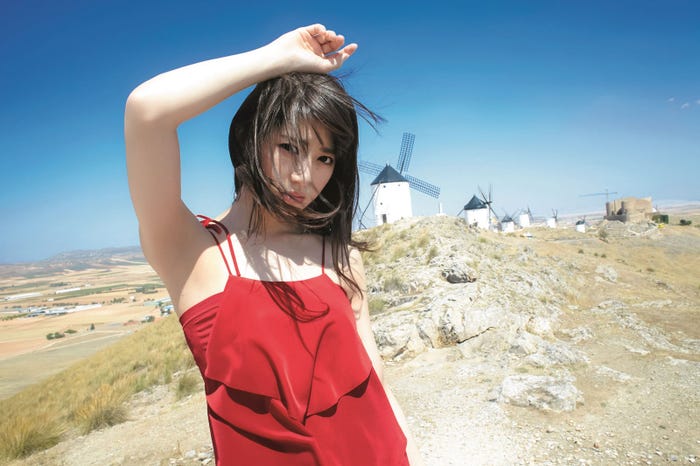 若月佑美(C)桑島智輝/集英社