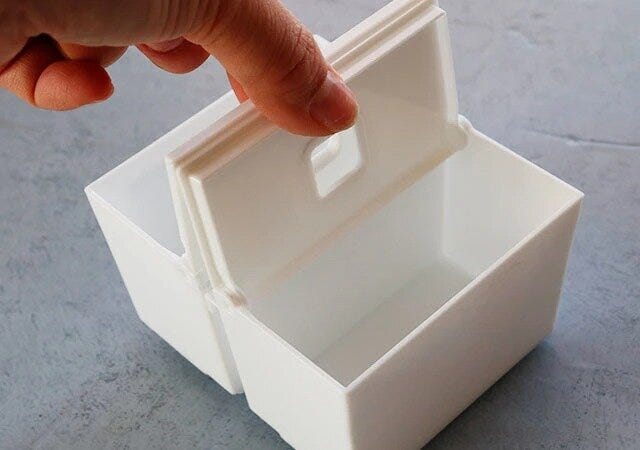 ダイソー　フリーデスクボックス