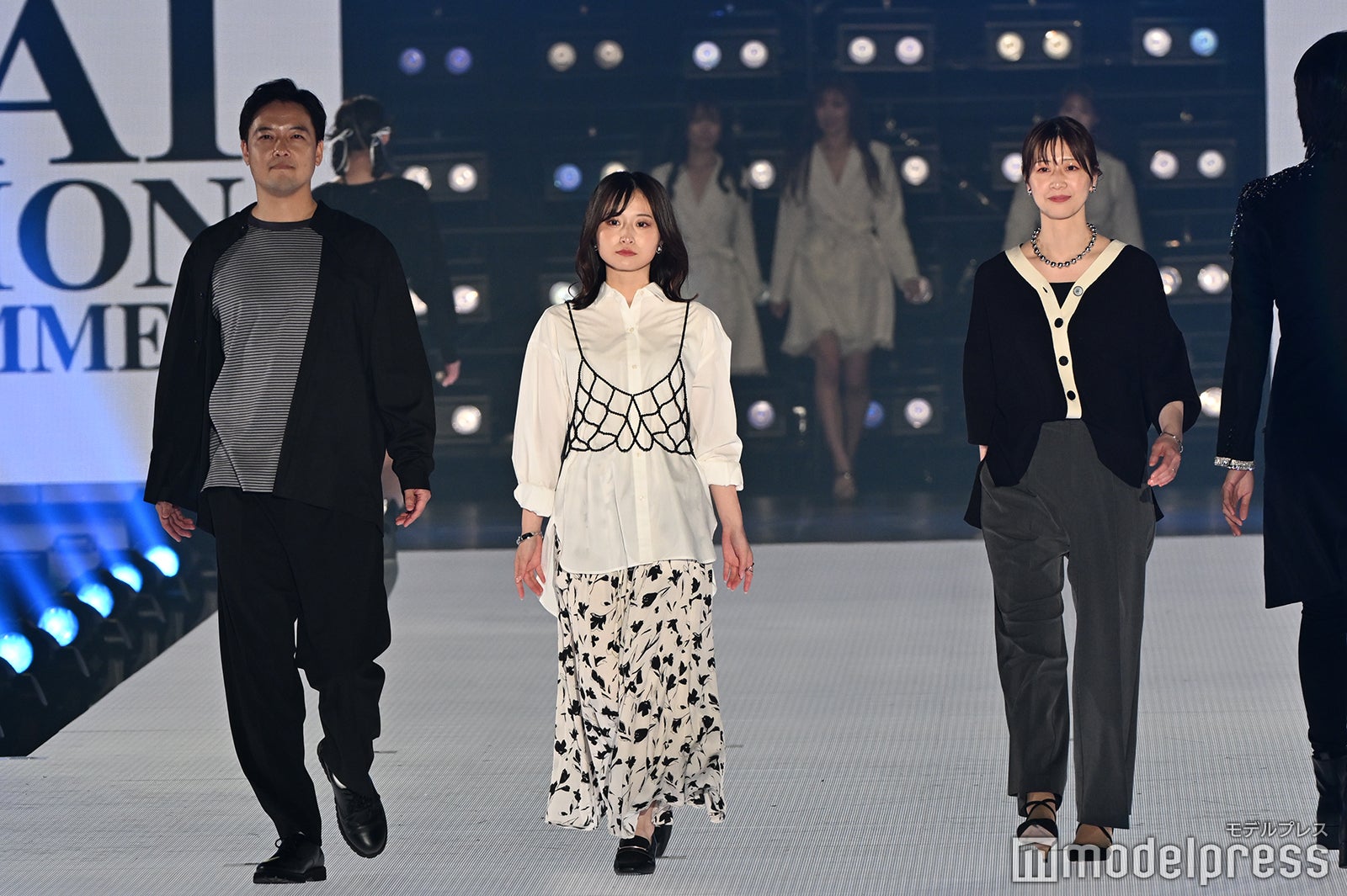 立田恭三アナ、佐藤佳奈アナ、虎谷温子アナ（C）モデルプレス