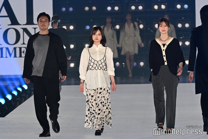 立田恭三アナ、佐藤佳奈アナ、虎谷温子アナ(C)モデルプレス