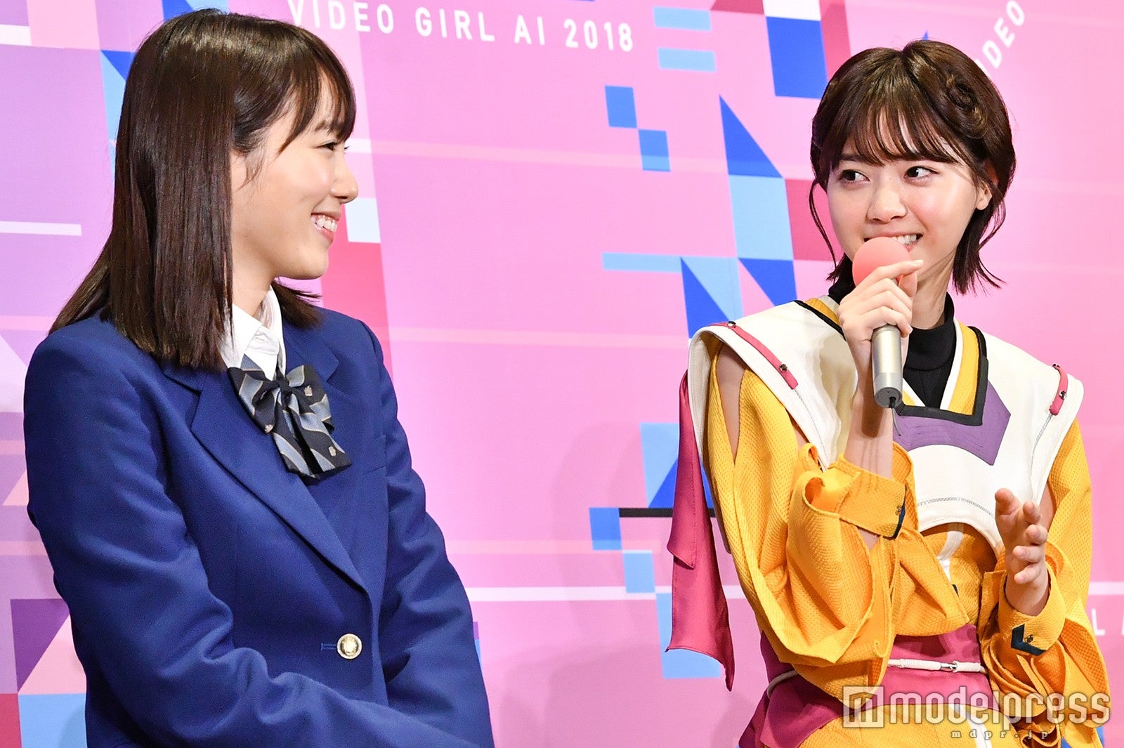 飯豊まりえ、西野七瀬（C）モデルプレス