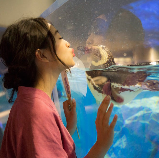 lol・moca、可愛すぎる“キス顔”にドキッ！いつもと違う魅力でも「破壊力ヤバイ」と話題に