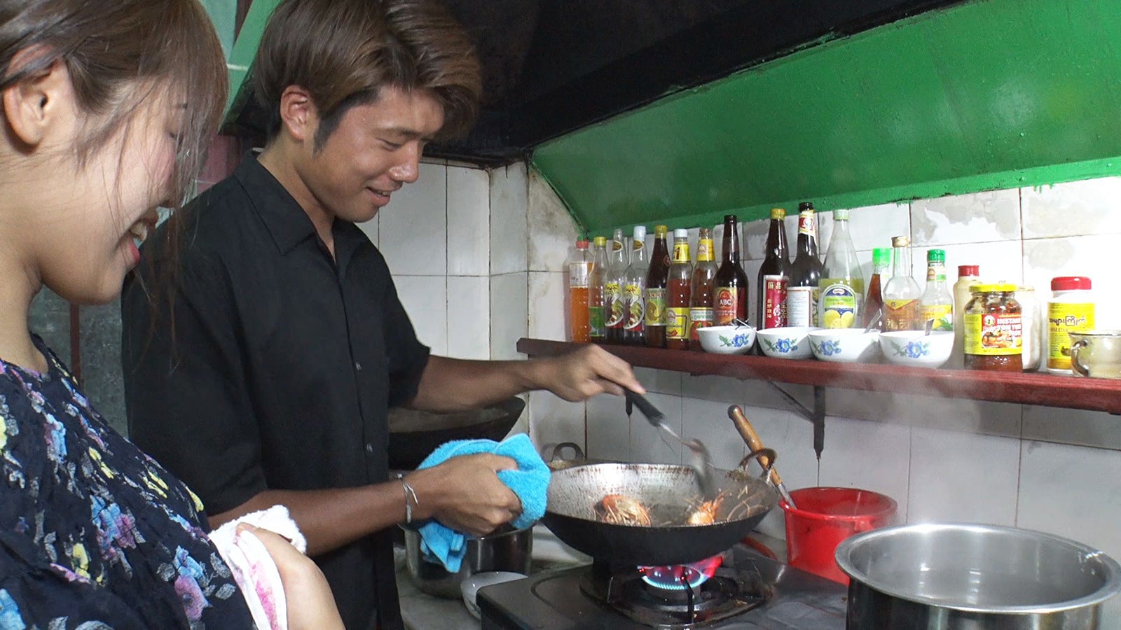 ゆめちん、ハト胸／「あいのり：Asian Journey」第5話より（C）フジテレビ