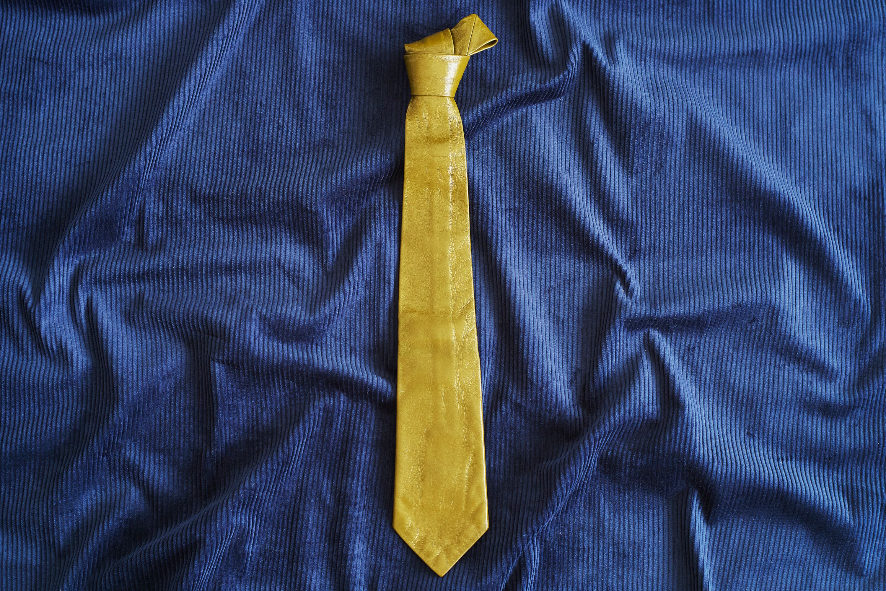 編み込みの美学が冬の装いを格上げするボッテガ・ヴェネタ──2025年の秋冬スタイルを小物でアップデートする