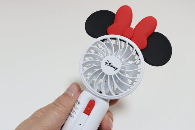 扇風機、ストラップ付（ミッキー／ミニー）　デザイン