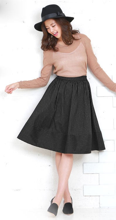 裾切り替えストライプフレアスカート「神戸レタス」2380円（税込）／画像提供：神戸レタス