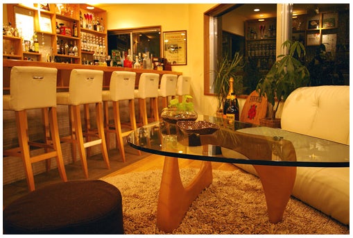 カフェのようにのんびりくつろげる／「Bar Fortune」オフィシャルサイトより