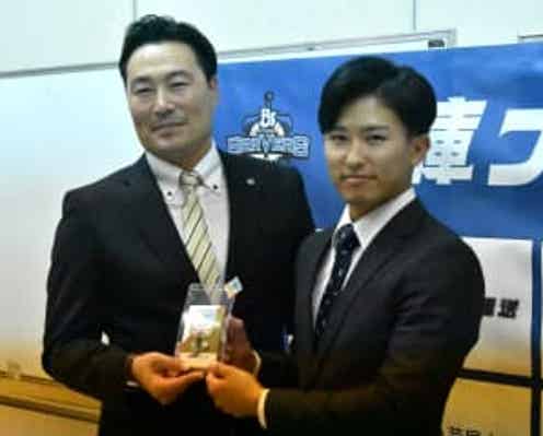 阪神が育成2位の山崎に指名挨拶 「甲子園で活躍できるよう育成から這い上がります」