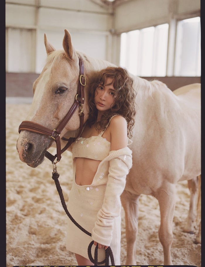 紗栄子(画像提供:宝島社)