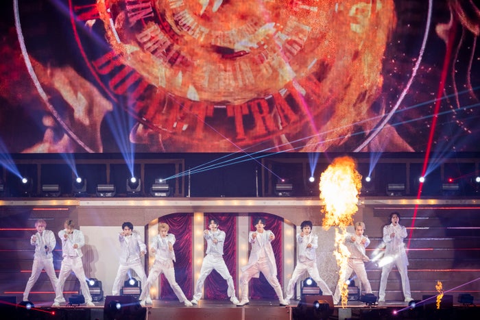 超特急、舞台裏での行動を弁解 EBiDAN誕生日メンバーへのサプライズ実行【EBiDAN THE LIVE CRUISE 2024／RED ISLANDレポート・セットリスト】