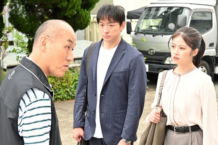 山西惇、山本耕史、今田美桜「花咲舞が黙ってない」第4話より(C)日本テレビ