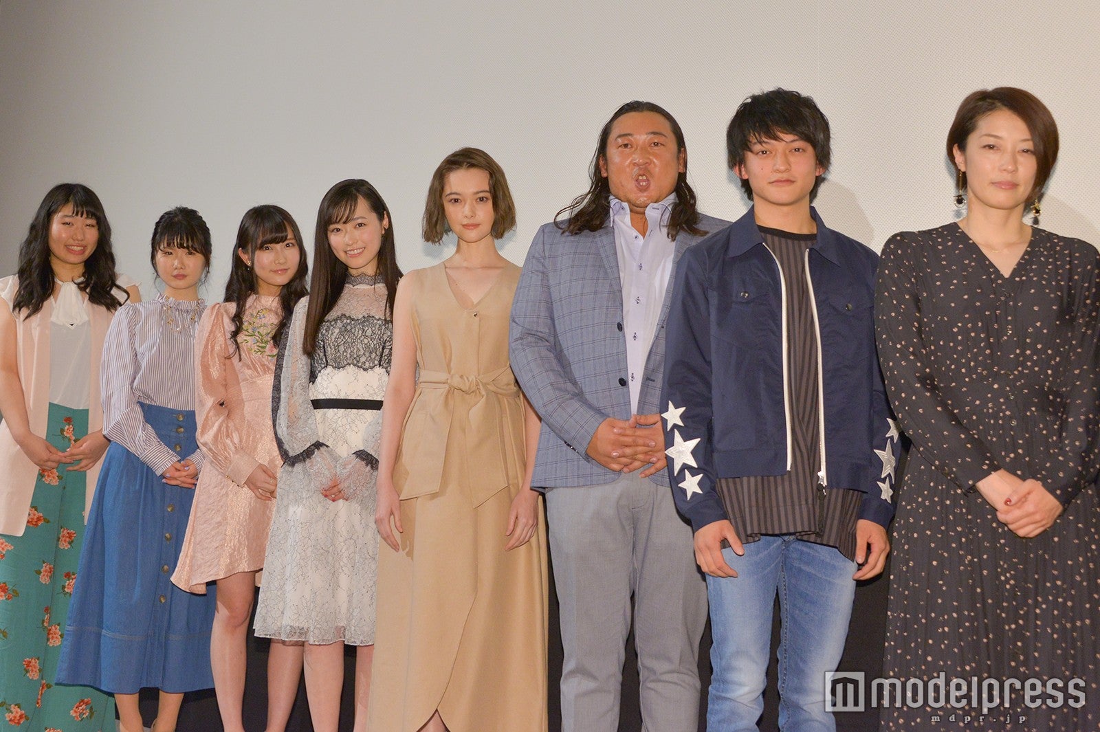 (画像17/17) 福原遥“取っ組み合い”でギスギス？玉城ティナら女子だらけの撮影振り返る＜女々演＞ モデルプレス