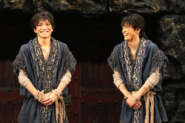 三浦宏規、高野洸/舞台「キングダム」開幕記念会見より(提供写真)