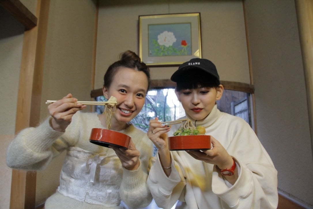 （左から）柴田紗希、菅沼ゆり（写真提供：MBS）