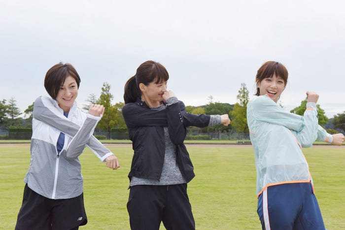 広末涼子、綾瀬はるか、本田翼/「奥様は、取り扱い注意」第3話より(画像提供:日本テレビ)