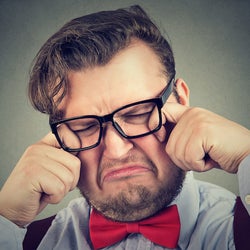 女々しくても関係ない 女々しい男の浮気の理由と特徴とは モデルプレス