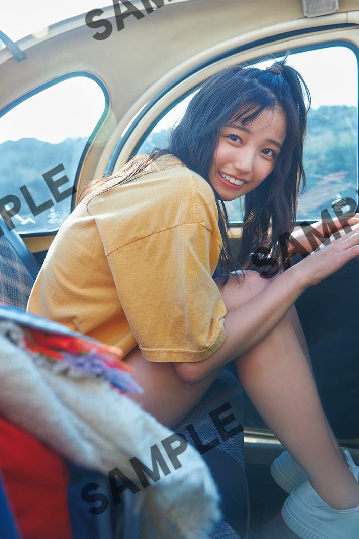 画像34/50) 乃木坂46五百城茉央、花柄水着姿で胸キュン眼差し
