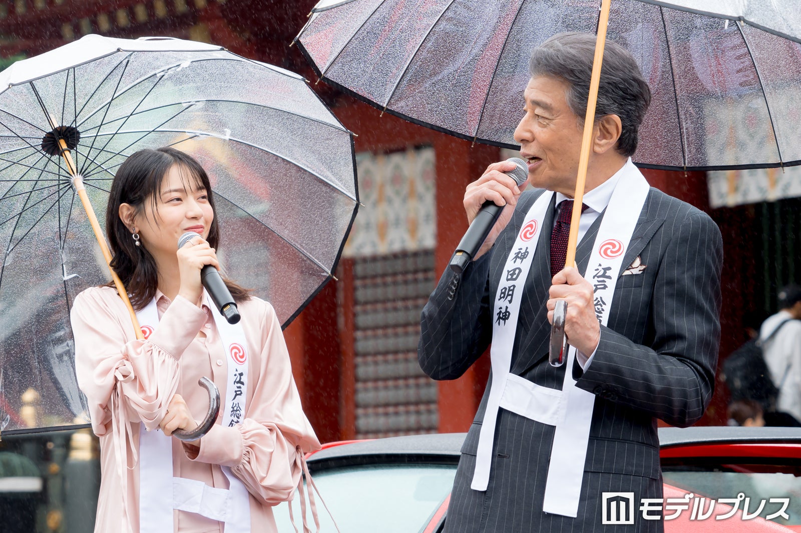 西野七瀬、舘ひろし（C）モデルプレス