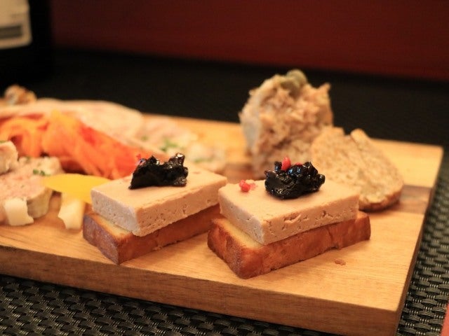 column_0557a99b8e03f3861e04e1351e439474.