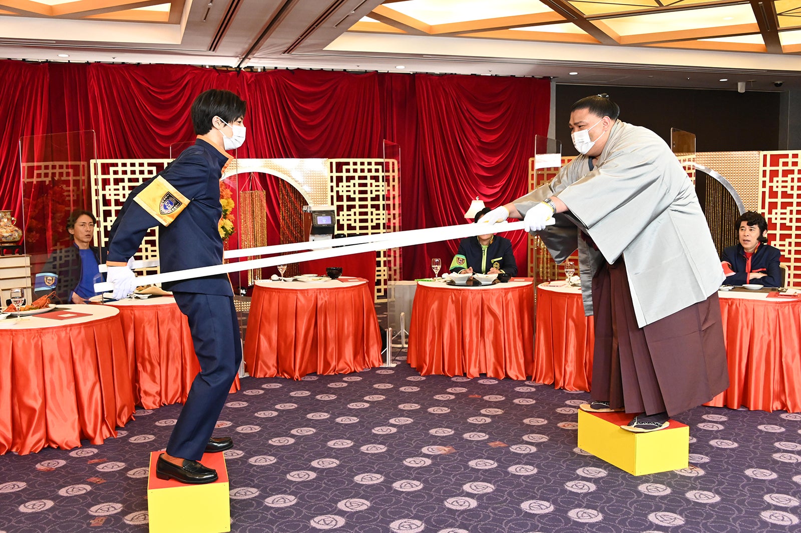 高杉真宙、御嶽海関 （C）日本テレビ